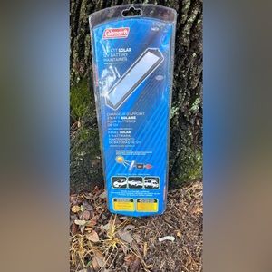 Coleman Solar 2 watt solar 12v battery charger New